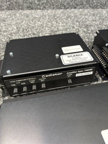 1534375-5 4 sound amplifiers Scania TH 970F