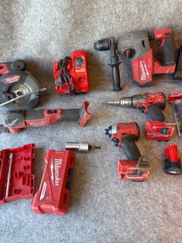 1482331-3 Tool Kit - Milwaukee