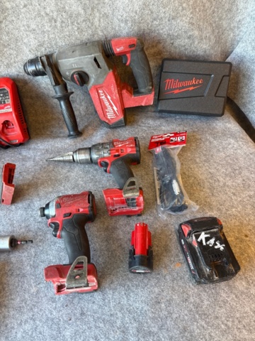 1482331-4 Tool Kit - Milwaukee