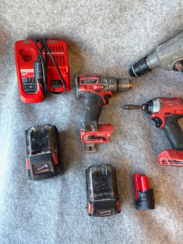 1482332-2 Tool Kit - Milwaukee