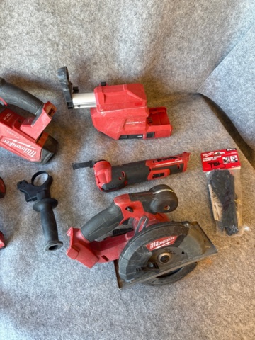 1482332-4 Tool Kit - Milwaukee