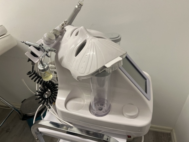 1351463-7 Hudvårdsmaskin med tillbehör - Beauty Instrument (7-huvud småbubbel) -2022