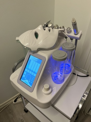 1351463-1 Hudvårdsmaskin med tillbehör - Beauty Instrument (7-huvud småbubbel) -2022