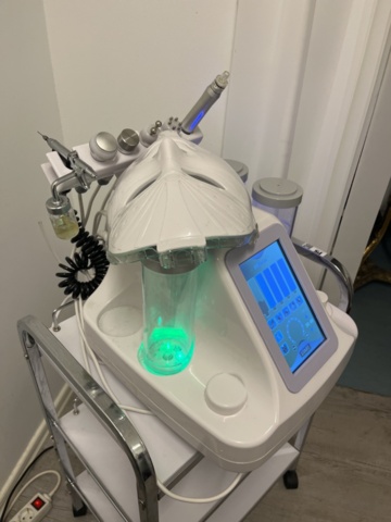 1351463-2 Hudvårdsmaskin med tillbehör - Beauty Instrument (7-huvud småbubbel) -2022