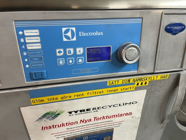 1534134-4 Industritvättmaskin och torktumlare Electrolux