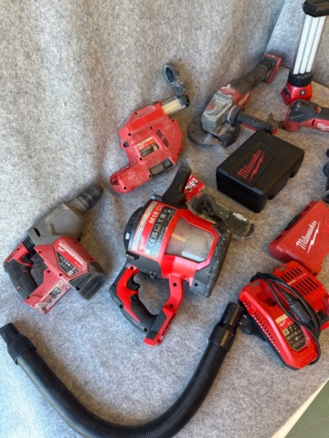 1482334-2 Tool Kit - Milwaukee