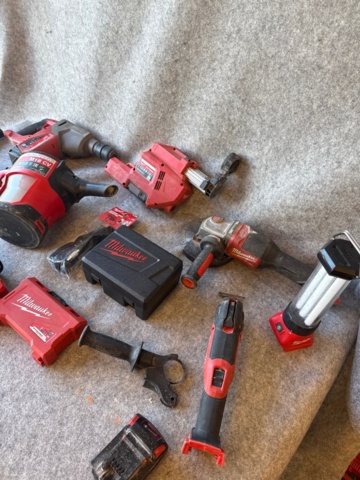 1482334-3 Tool Kit - Milwaukee