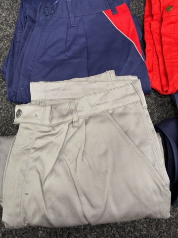 1529273-7 10 pcs Work trousers, Size 50