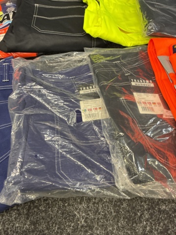 1529274-7 10 pcs Work trousers, Size 50