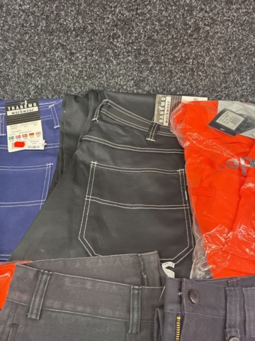 1529275-6 10 pcs Work trousers, Size 50