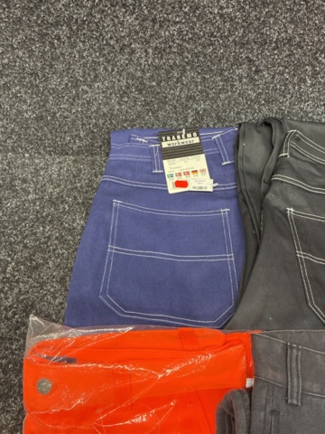 1529275-7 10 pcs Work trousers, Size 50