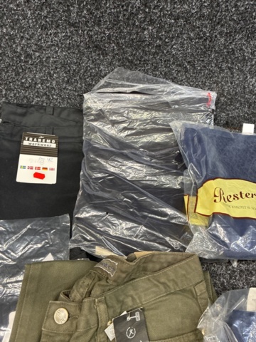 1529315-5 10 pcs Work trousers, Size 42/L