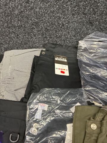 1529315-6 10 pcs Work trousers, Size 42/L
