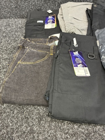 1529315-8 10 pcs Work trousers, Size 42/L