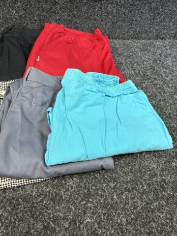 1534522-10 10 pcs Work trousers, Size 44/XL