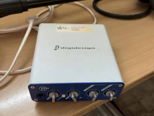 1500043-9 Ljudanläggning med tillbehör - The Box PA 15 DSP