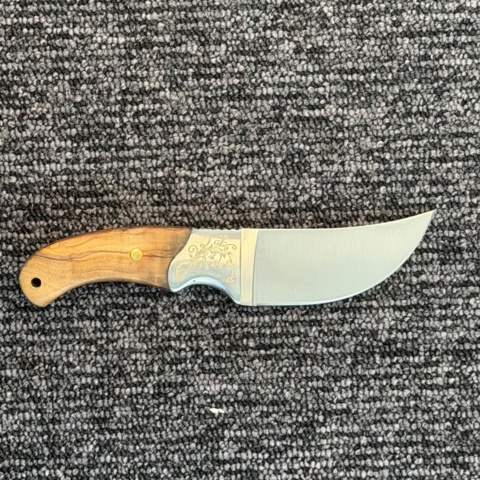 1534568-1 4 pcs Engraved Outdoor Knives - Free Shipping