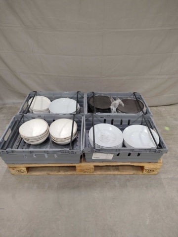 1533532-1 Serving china, approx: 78 pcs - Churchill, Bonna, TCM, Broste Copenhagen
