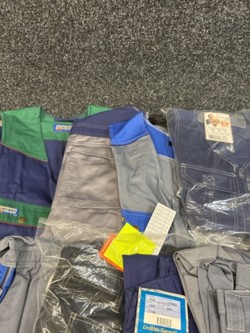 1534528-4 10 pcs Protective clothing, Size 46