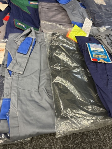 1534528-7 10 pcs Protective clothing, Size 46
