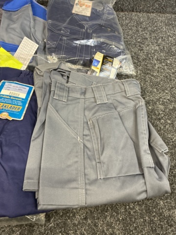 1534528-9 10 pcs Protective clothing, Size 46