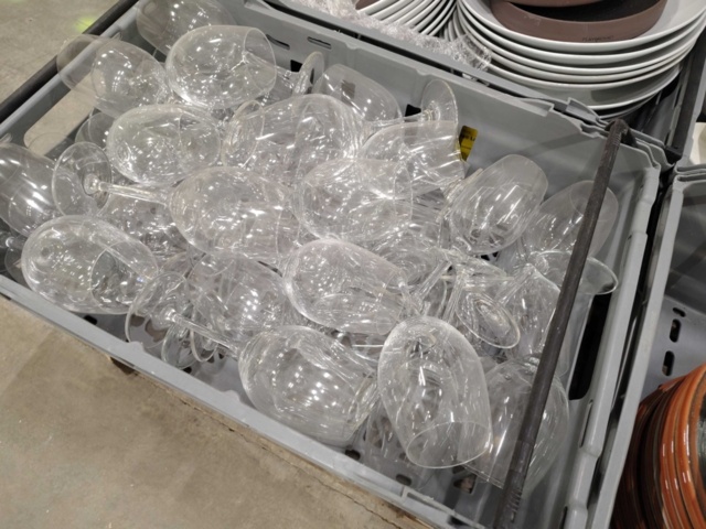 1533533-2 Serving china & wine glasses, approx: 127 pcs - Steelite, Figgjo, Tavrin, Playground