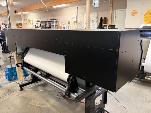 1530830-10 Large format printer with integrated cutting plotter - Roland TrueVIS VG3-540
