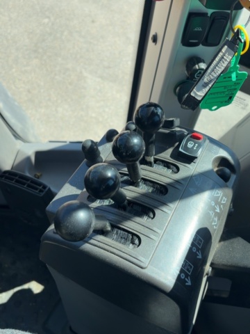 1529714-16 Wheel loader with quick hitch - Volvo L60G - 2014