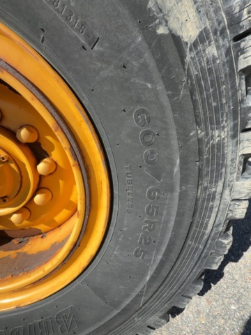 1529714-34 Wheel loader with quick hitch - Volvo L60G - 2014