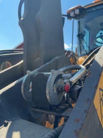 1529714-19 Wheel loader with quick hitch - Volvo L60G - 2014