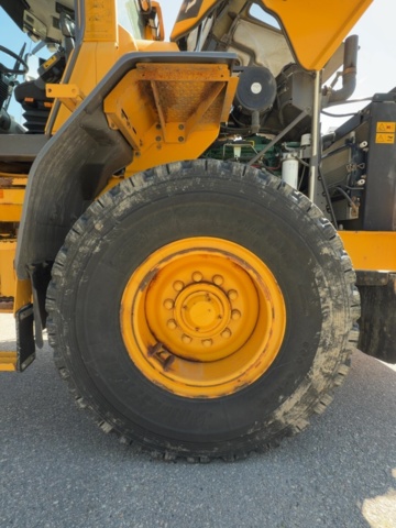 1529714-39 Wheel loader with quick hitch - Volvo L60G - 2014