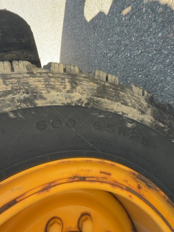 1529714-40 Wheel loader with quick hitch - Volvo L60G - 2014