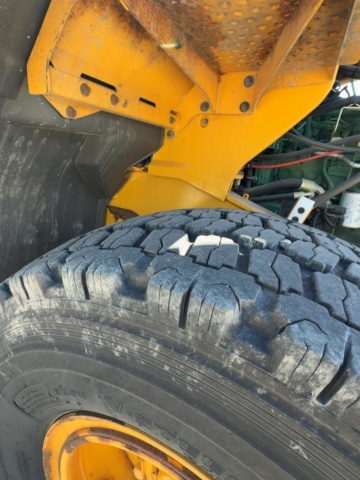 1529714-41 Wheel loader with quick hitch - Volvo L60G - 2014