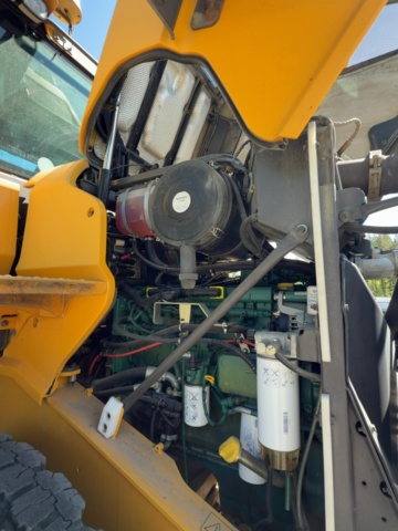 1529714-42 Wheel loader with quick hitch - Volvo L60G - 2014