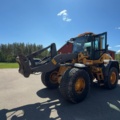 1529714-3 Wheel loader with quick hitch - Volvo L60G - 2014