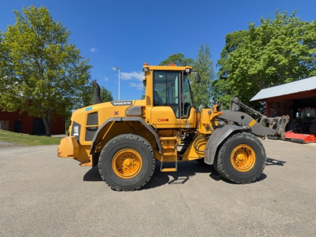 1529714-2 Wheel loader with quick hitch - Volvo L60G - 2014