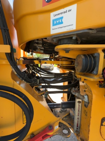 1529714-44 Wheel loader with quick hitch - Volvo L60G - 2014