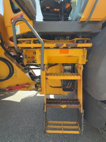 1529714-45 Wheel loader with quick hitch - Volvo L60G - 2014