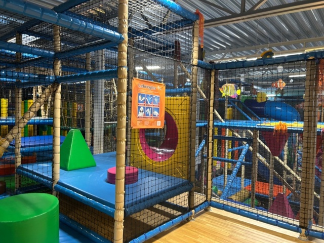 1534716-48 Lekland nedmonterat - SPI Global Play