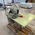 1471450-7 Industrisymaskin med bord - Pfaff