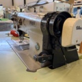 1471450-3 Industrisymaskin med bord - Pfaff