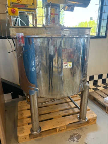 1471452-4 Mixing tank - Sam's Techno Mech GMP