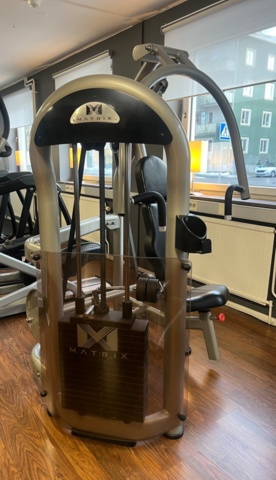 1529696-1 Matrix Chest Press - 2003
