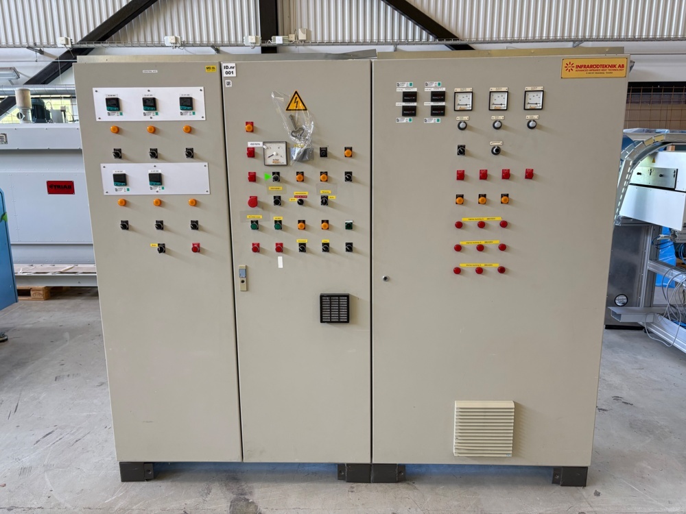 1471459-1 Styrskåp med temperaturreglering - Infrarödteknik AB