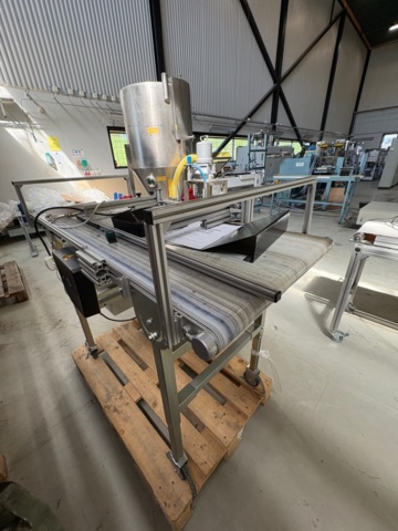 1471464-5 Conveyor belt with guide rails - ENP Industrisystem AB - 2012
