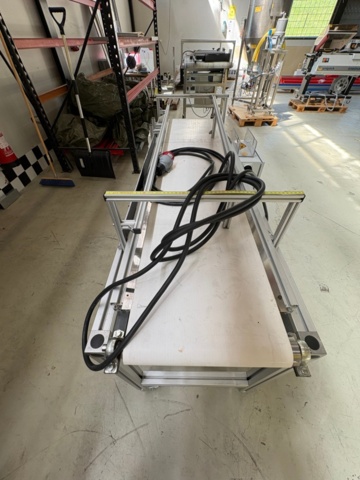 1471465-3 Conveyor belt with guide rails and electrical cabinet