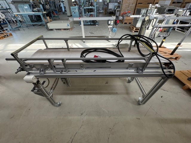 1471465-4 Conveyor belt with guide rails and electrical cabinet