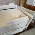 1471474-6 Delar av receptionsdisk med tillbehör samt IKEA bord LACK