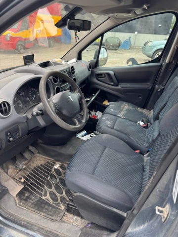 1534491-17 Peugeot Partner Van Extended Cargo 1.6 HDi Manual, 90hp, 2009 (Repair item)