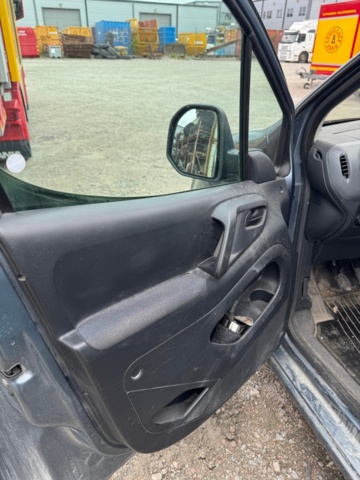 1534491-19 Peugeot Partner Van Extended Cargo 1.6 HDi Manual, 90hp, 2009 (Repair item)